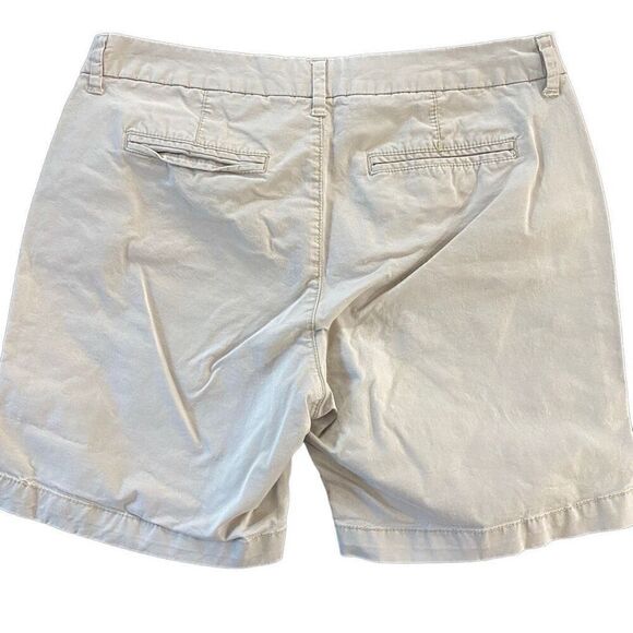 Old Navy size 4 Khaki short tan - Picture 3 of 3